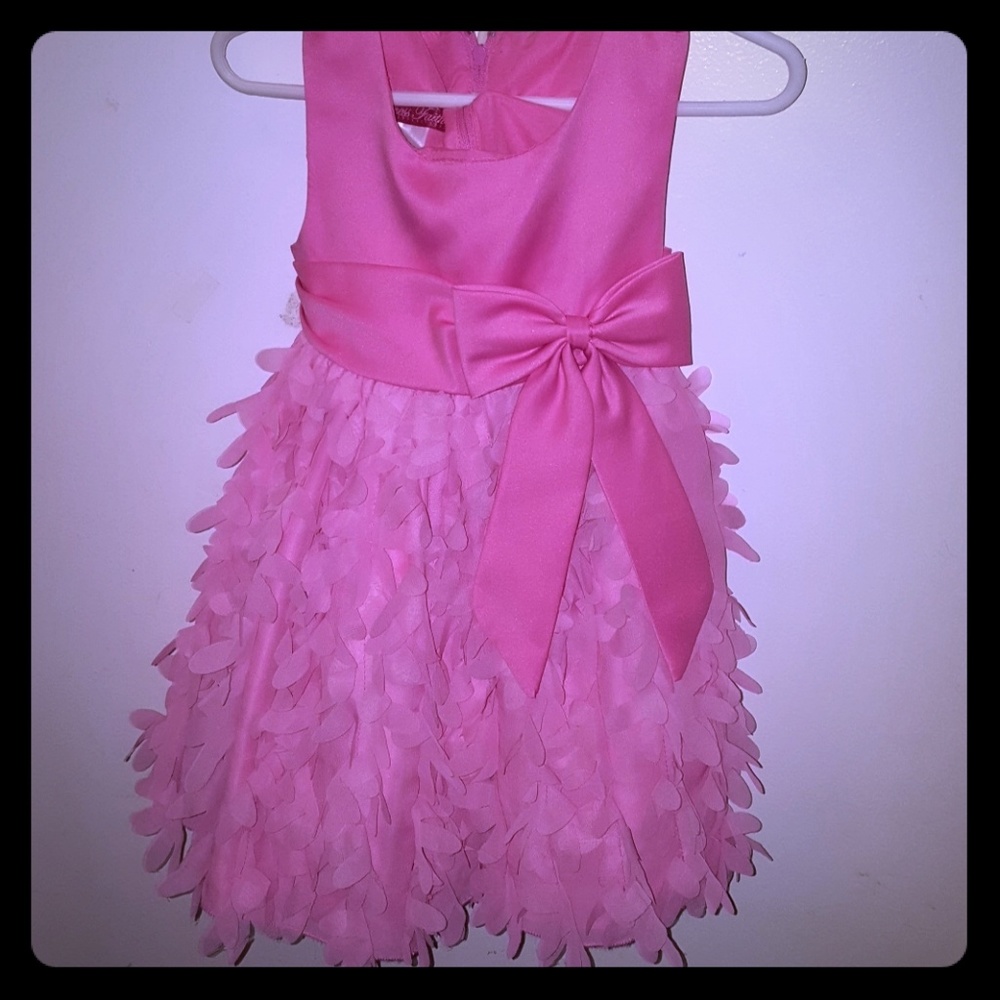 Adorable girls dress